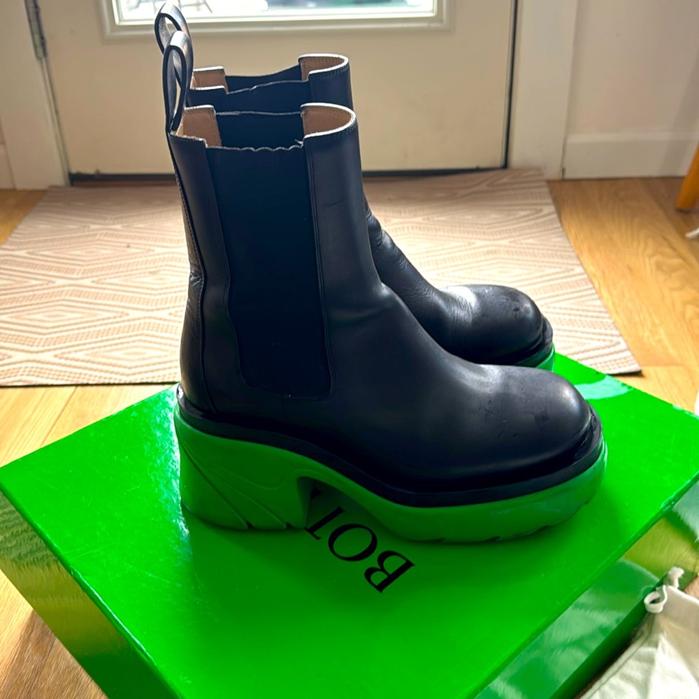 Bottega Veneta Flash Chelsea Boot in Logo Green Original owner - Authentic